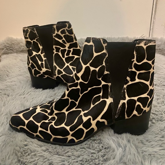 Urban Outfitters Shoes Giraffe Booties - Picture 3 of 4